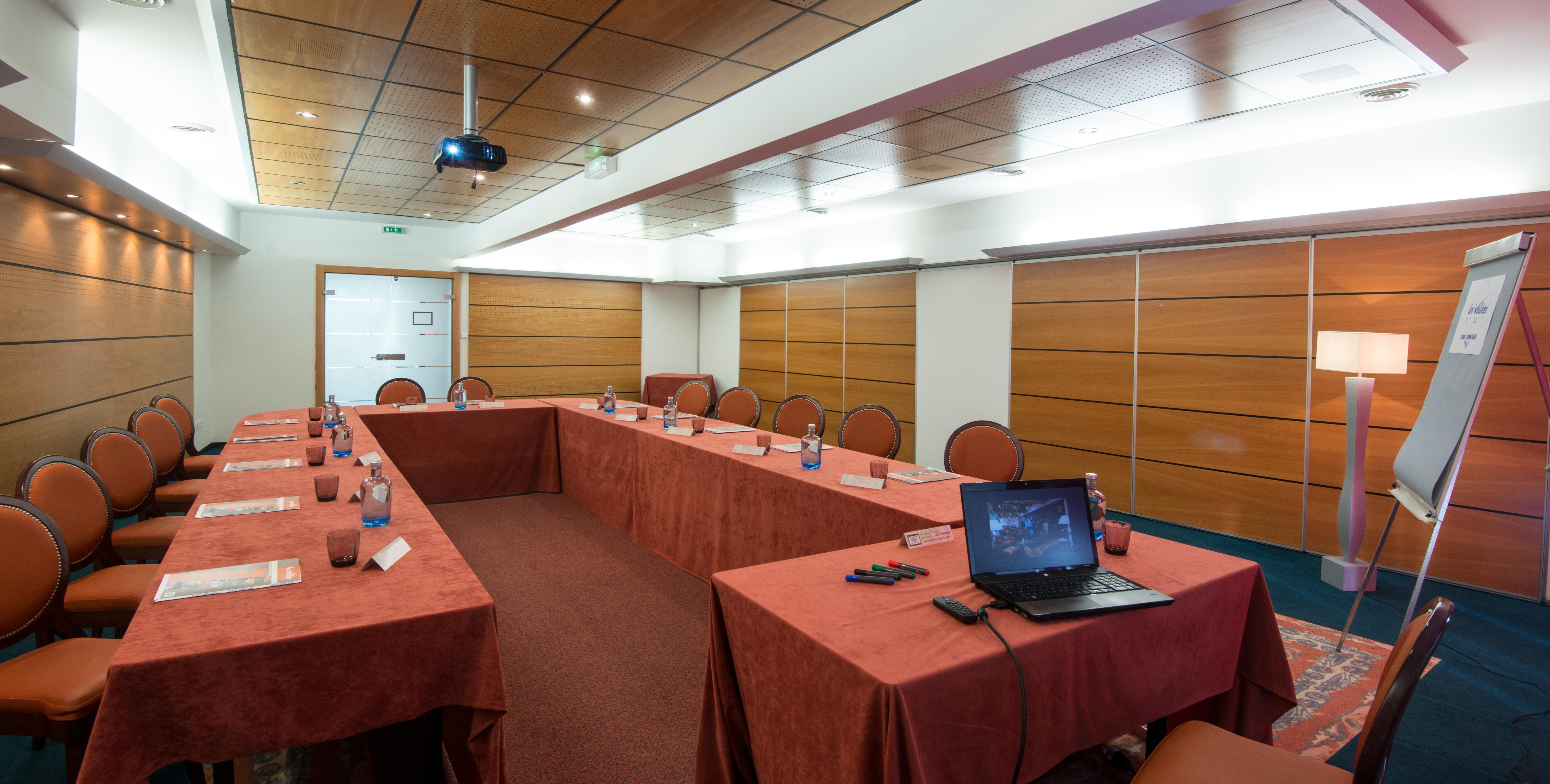 Hotel Les Vallees Labellemontagne 拉布雷斯 外观 照片