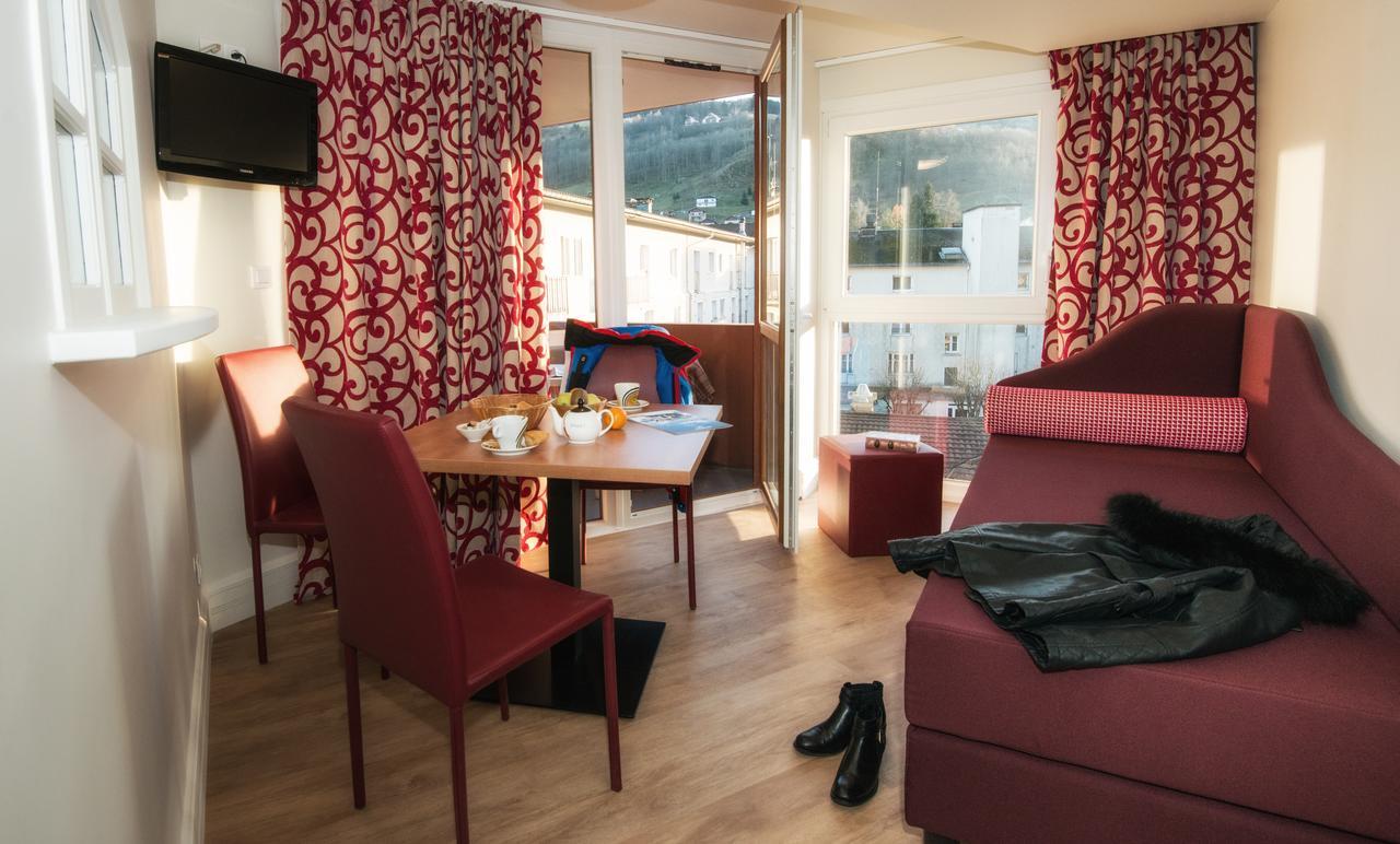 Hotel Les Vallees Labellemontagne 拉布雷斯 外观 照片