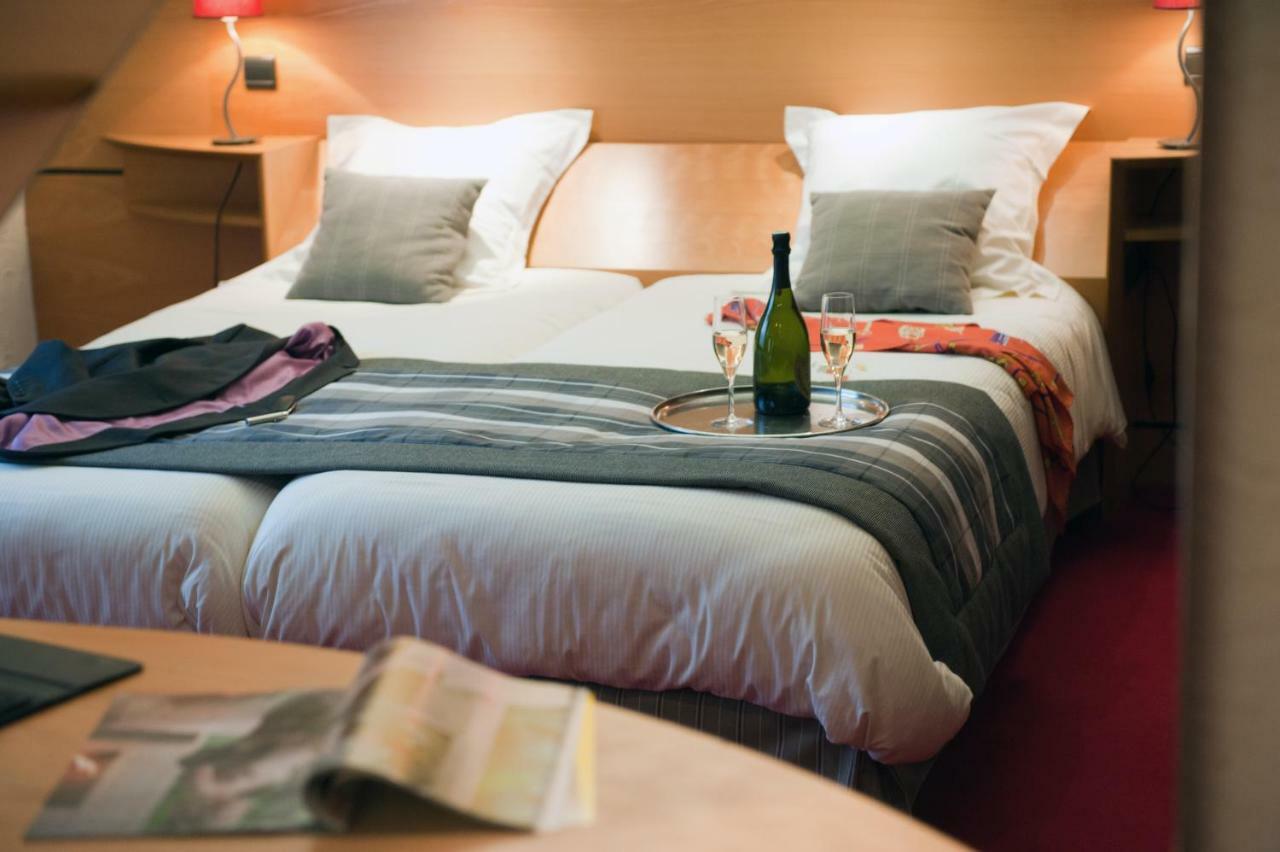 Hotel Les Vallees Labellemontagne 拉布雷斯 外观 照片